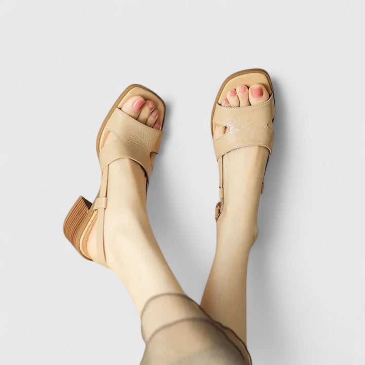 Chloe™| Elanora Comfortable Sandals