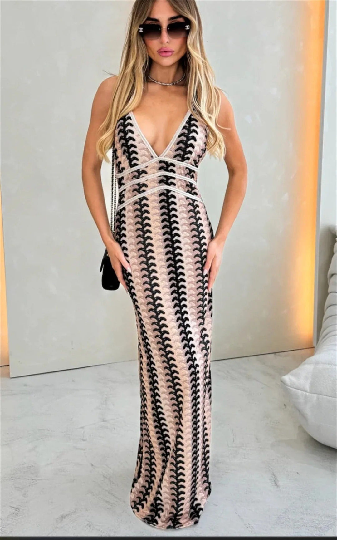Sienna | Retro Halter-Neck Fitted Maxi Dress