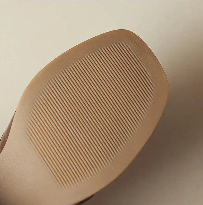 Chloe™| Elanora Comfortable Sandals