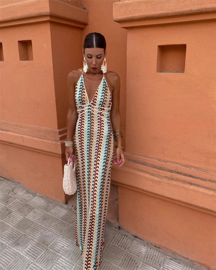 Sienna | Retro Halter-Neck Fitted Maxi Dress